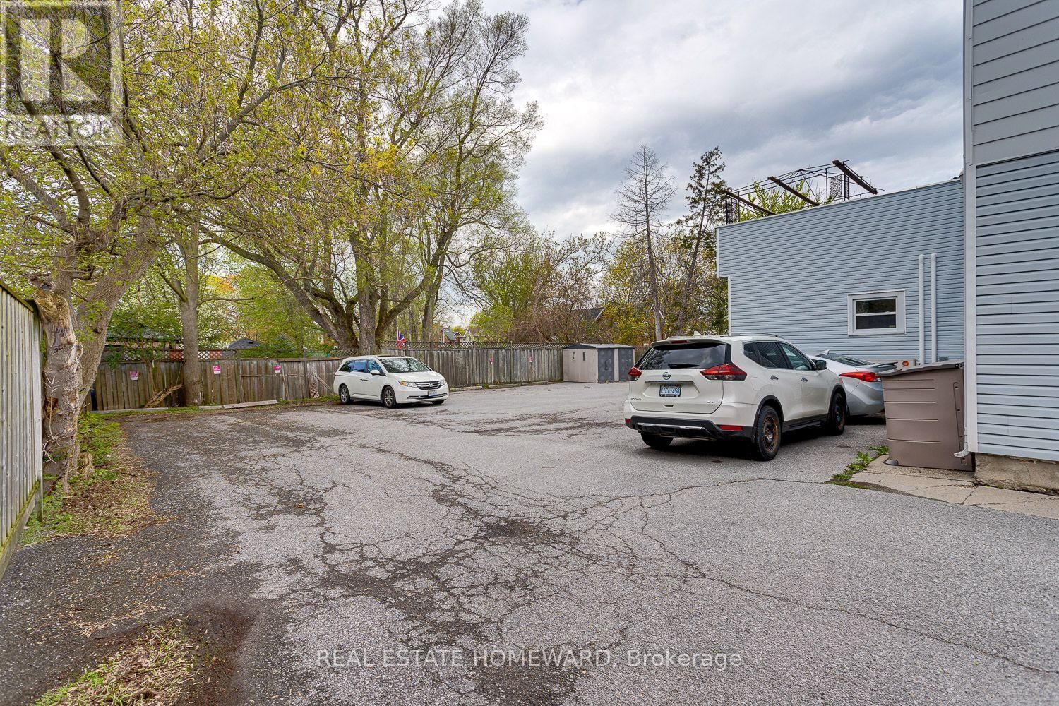 319 DIVISION STREET Image 24