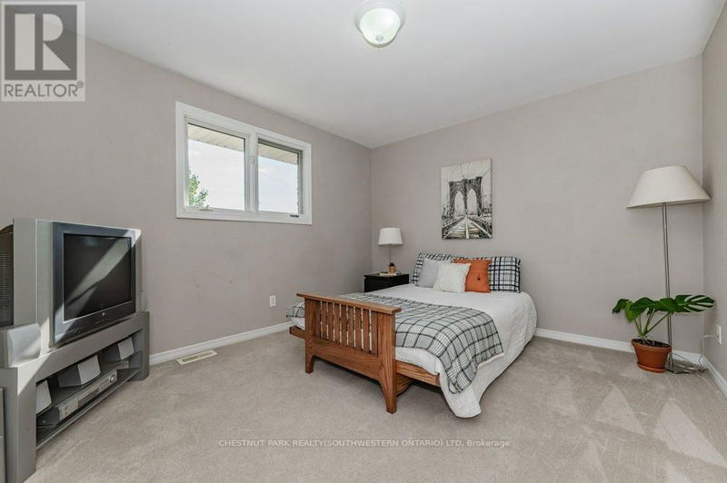 146 Cityview Drive North Guelph (Grange Hill East), N1E6Y5 | Image 24