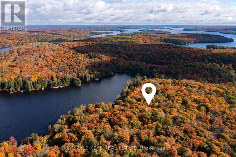 N/A South Menominee Lake Road  Lake of Bays, P1H2J3 | Image 1