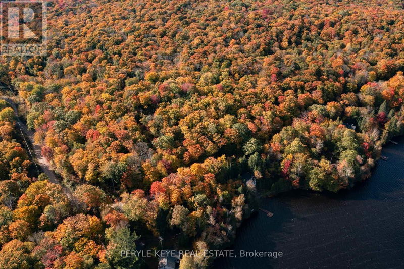 N/A South Menominee Lake Road  Lake of Bays, P1H2J3 | Image 10