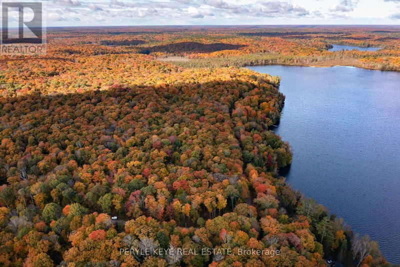 N/A South Menominee Lake Road  Lake of Bays, P1H2J3 | Image 8