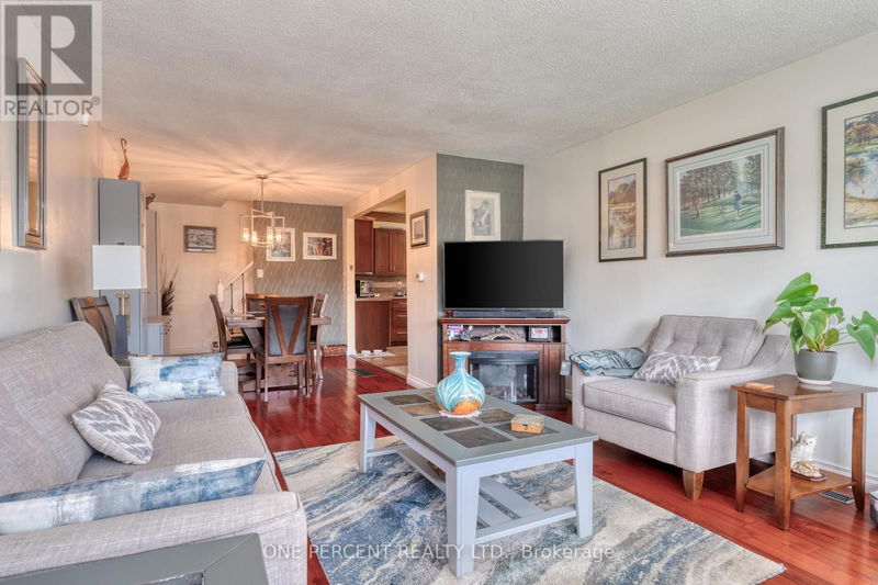 53 Anna Capri Drive  Hamilton (Templemead), L8W1M7 | Image 12