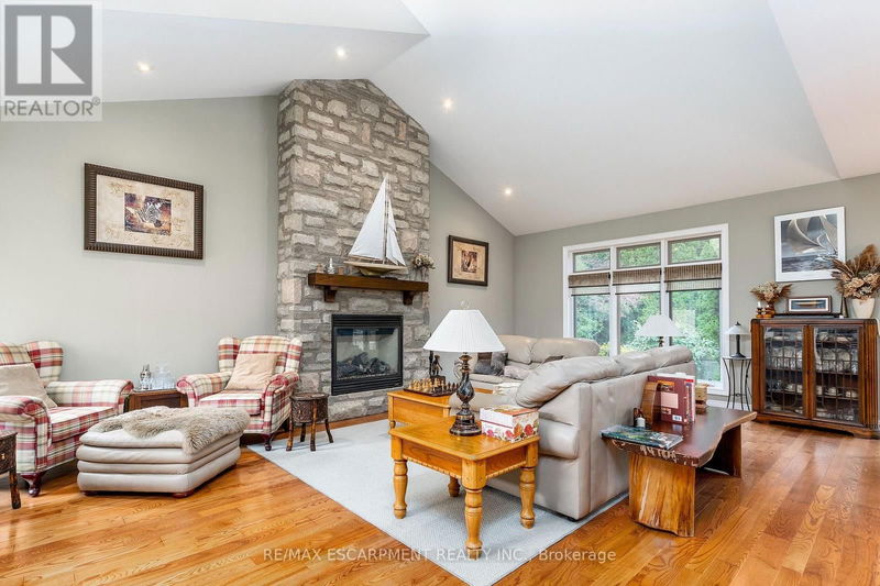 5 Xavier Court  St. Catharines (Lakeshore), L2N7T4 | Image 7