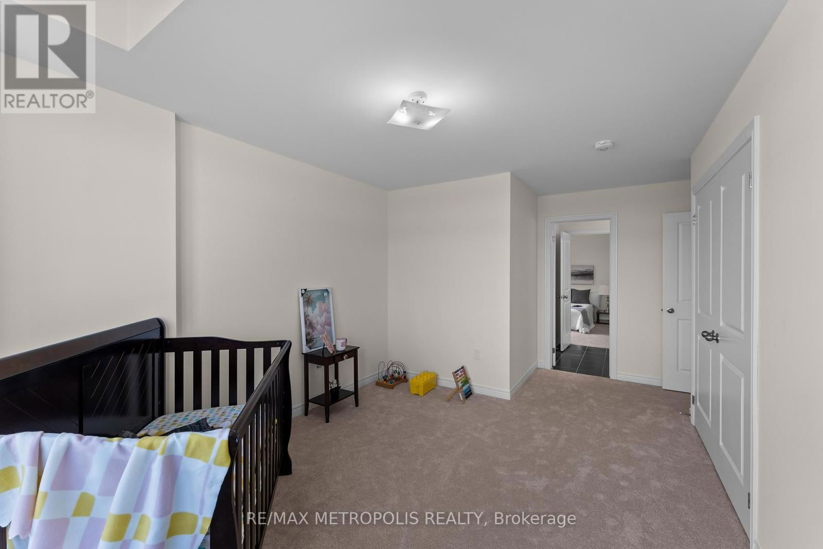 813 STEINBERG COURT Image 30