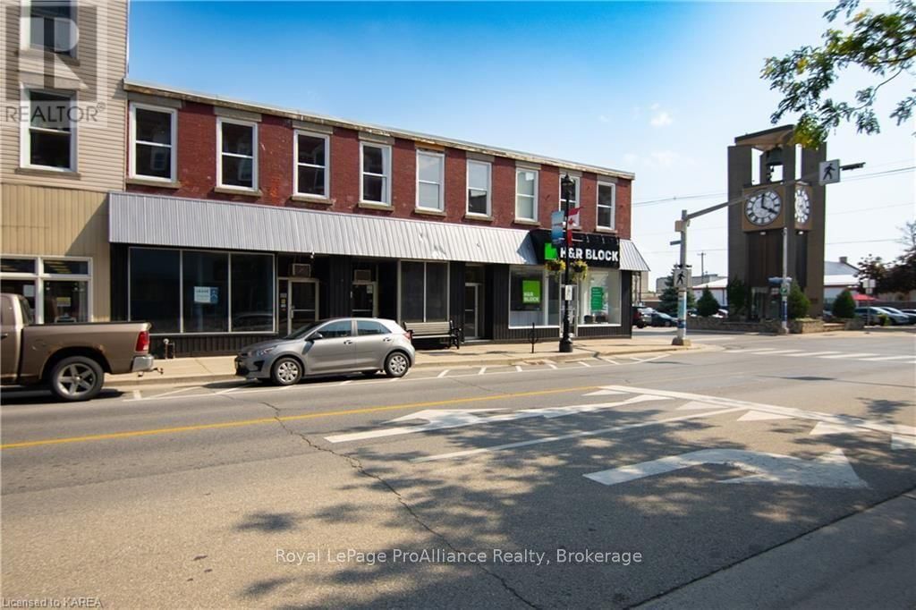 199 KING ST W Image 3