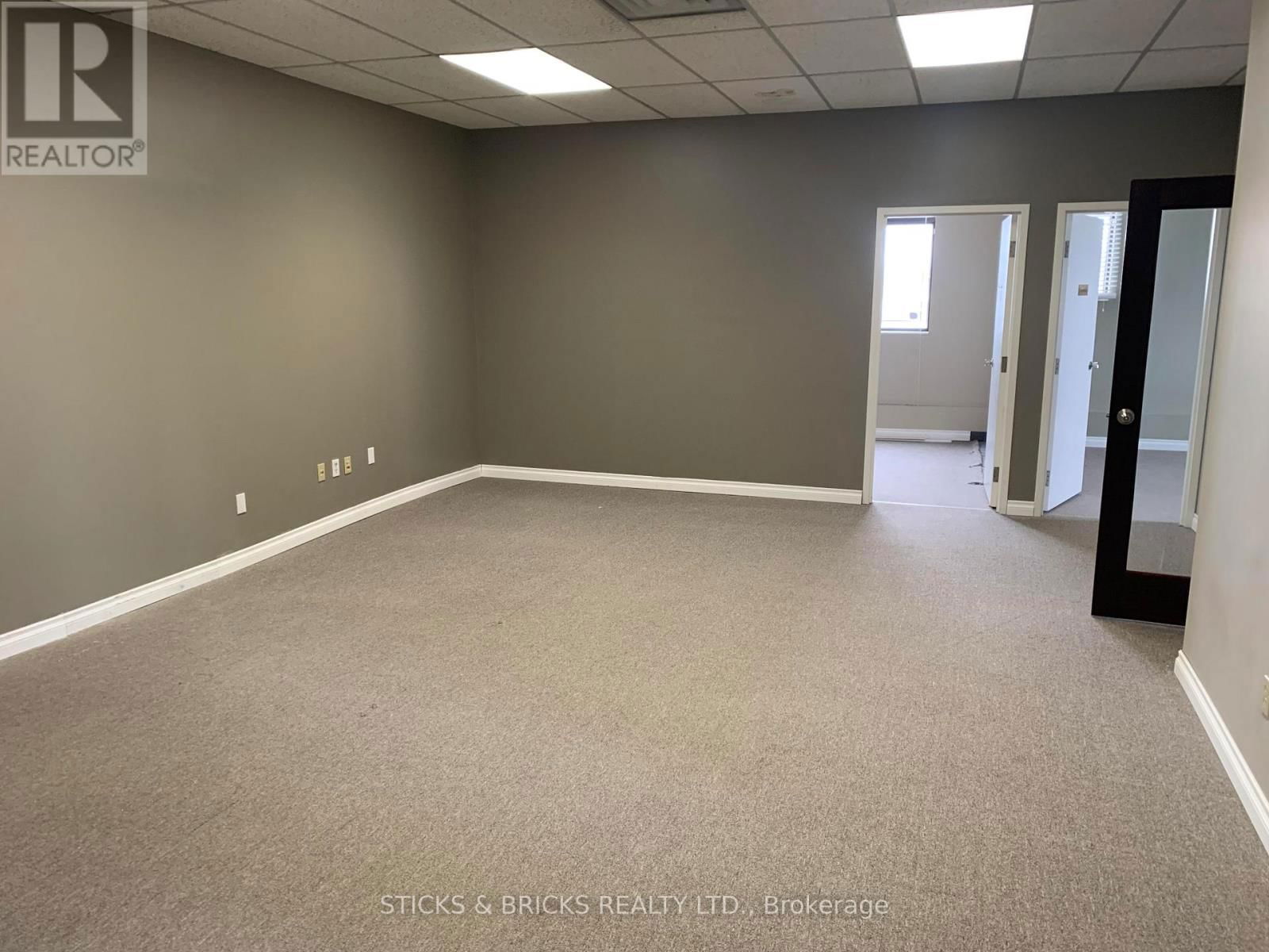 303 - 4673 ONTARIO AVENUE Image 3