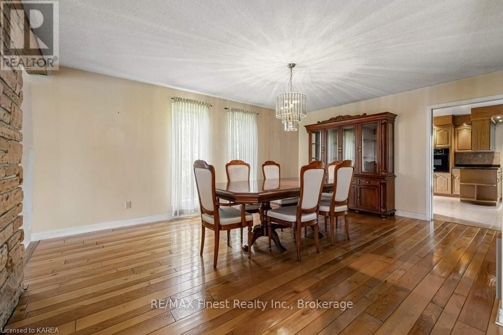 3664 PRINCESS STREET Image 9