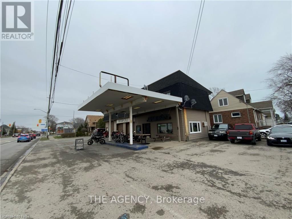 496 MAIN STREET WEST Image 10