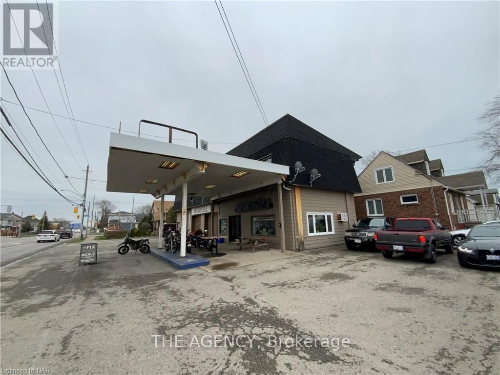 496 MAIN STREET WEST Image 3