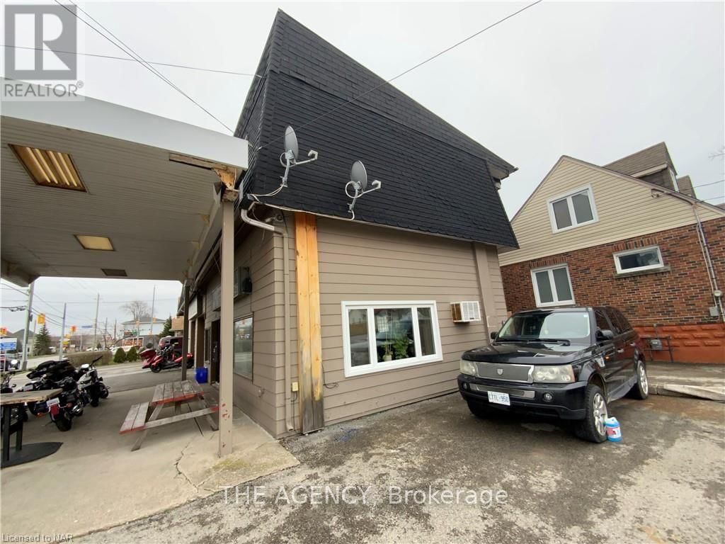 496 MAIN STREET WEST Image 4