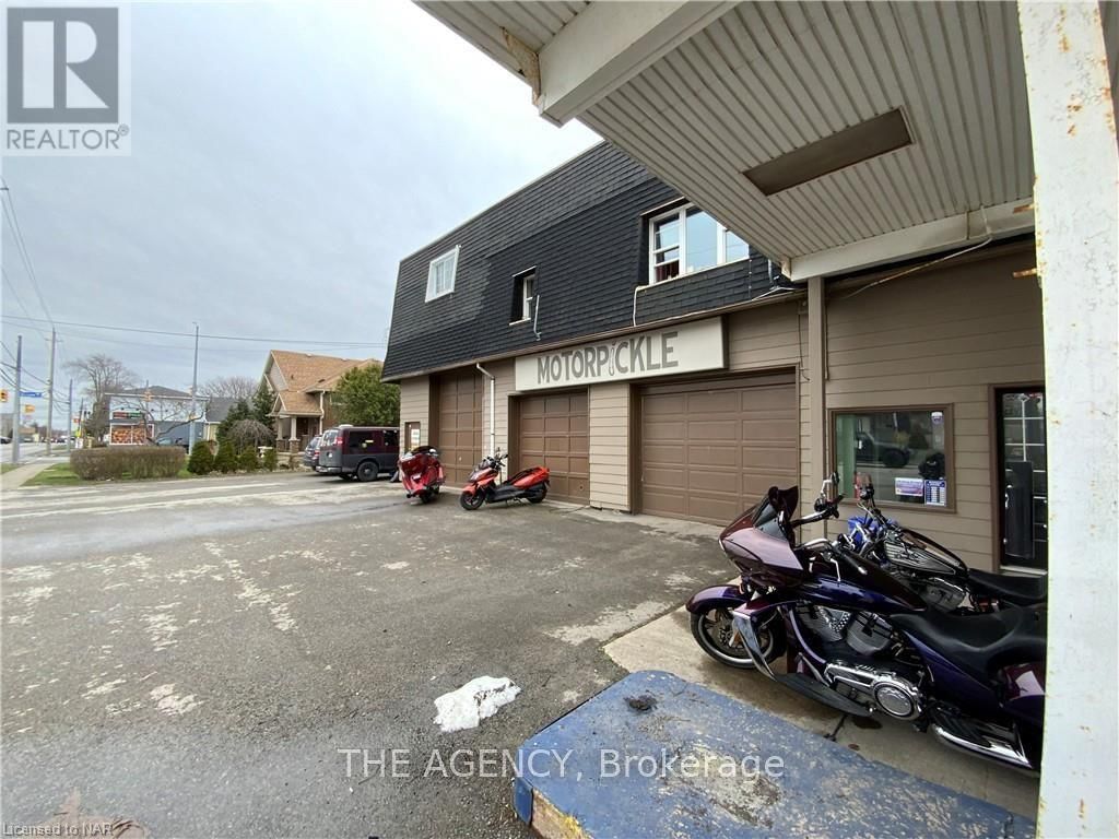496 MAIN STREET WEST Image 6