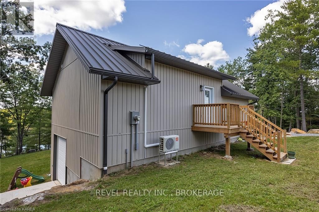 5743 HINCHINBROOKE ROAD Image 31