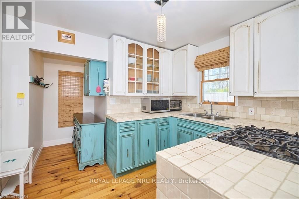 11851 LAKESHORE ROAD Image 11