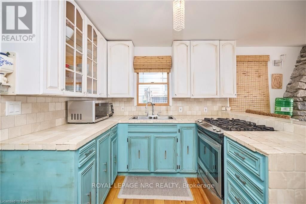 11851 LAKESHORE ROAD Image 12
