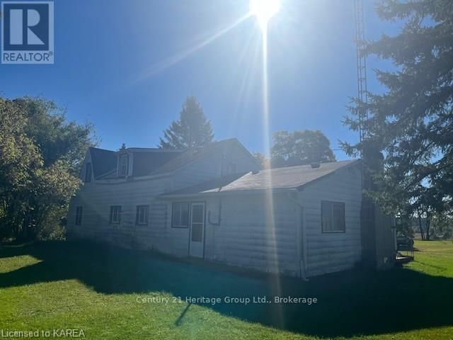 2213 SYDENHAM ROAD Image 6