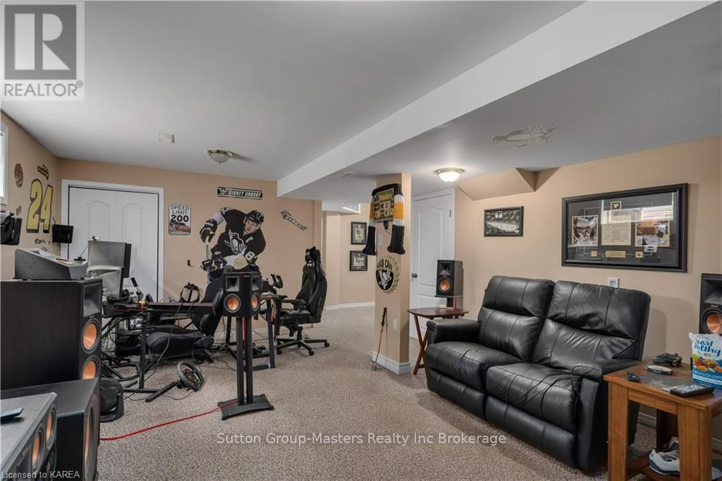 500 WESTON CRESCENT Image 34