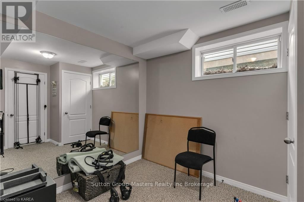 500 WESTON CRESCENT Image 35