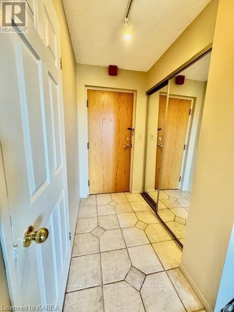 411 - 120 BARRETT COURT Image 3