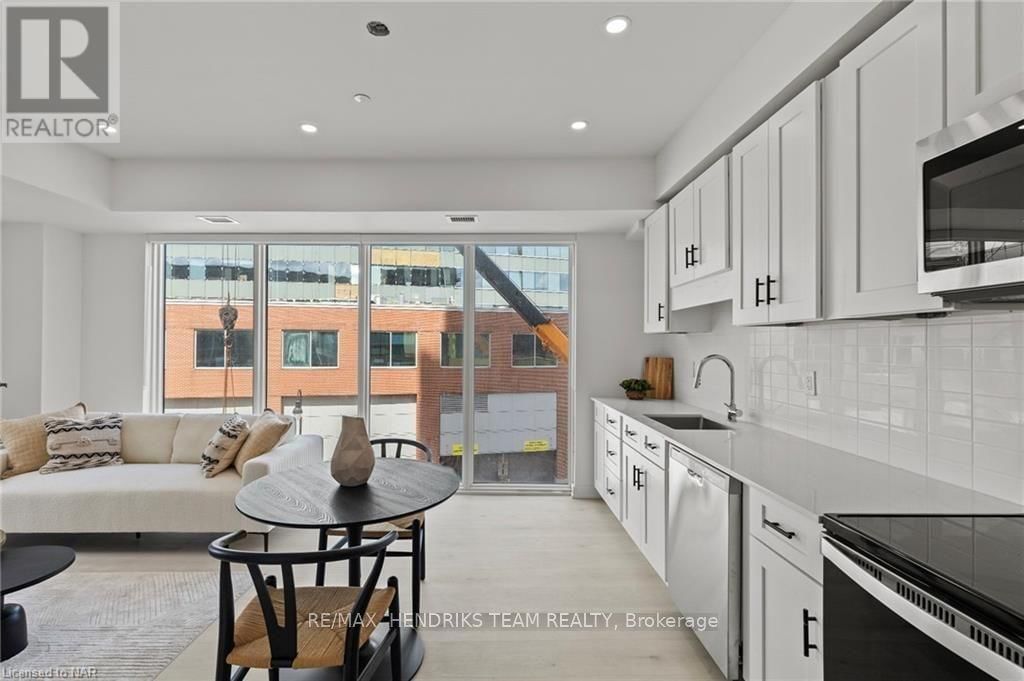 1 BEDROOM - 57 CARLISLE STREET Image 7