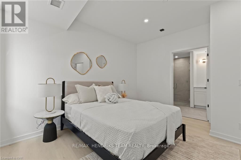 2 BEDROOM - 57 CARLISLE STREET Image 15