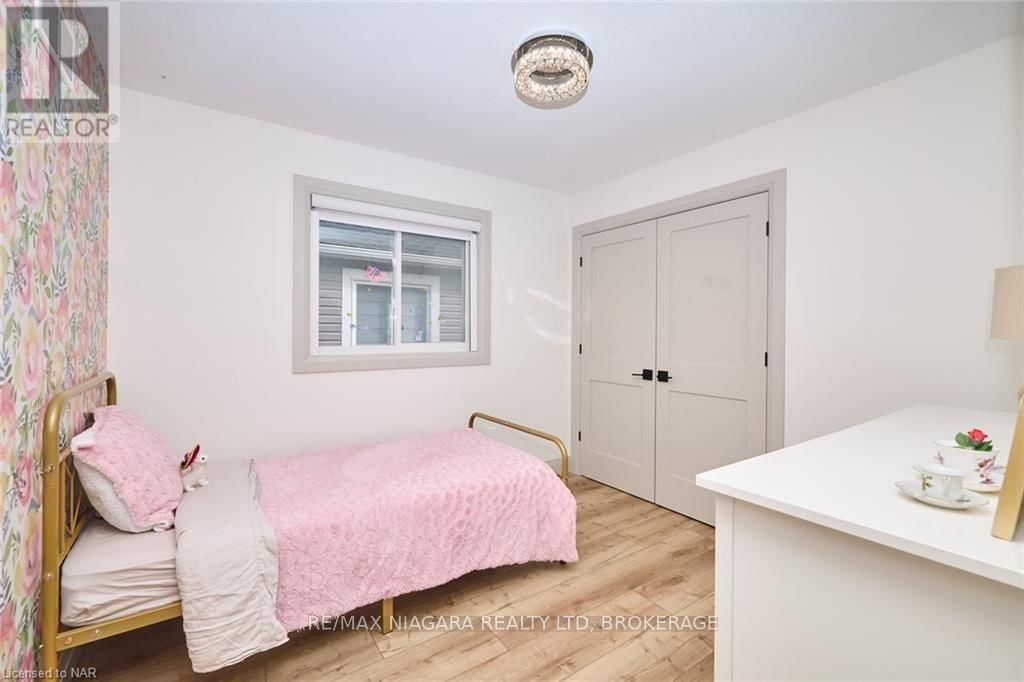 73 BERGENSTEIN CRESCENT Image 32