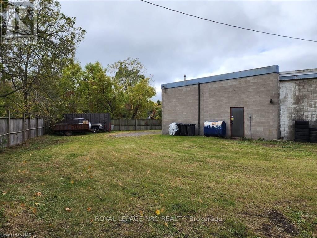 208 RIDGE ROAD NORTH Image 6
