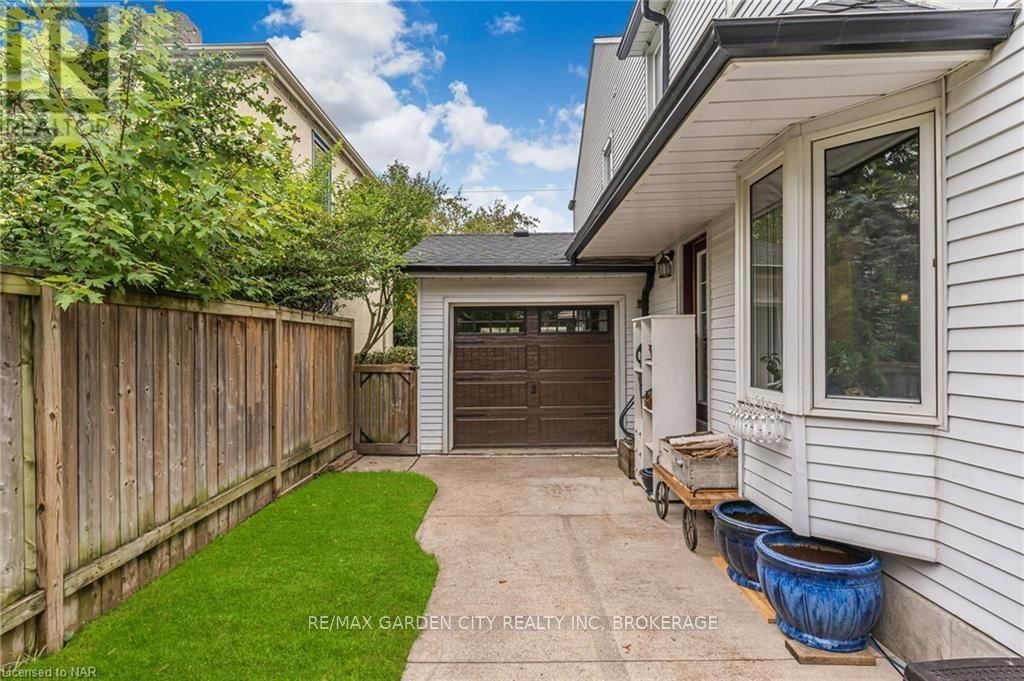 8 RIDGEWOOD ROAD Image 33