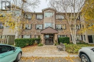 211 - 30 HUGO CRESCENT Image 1