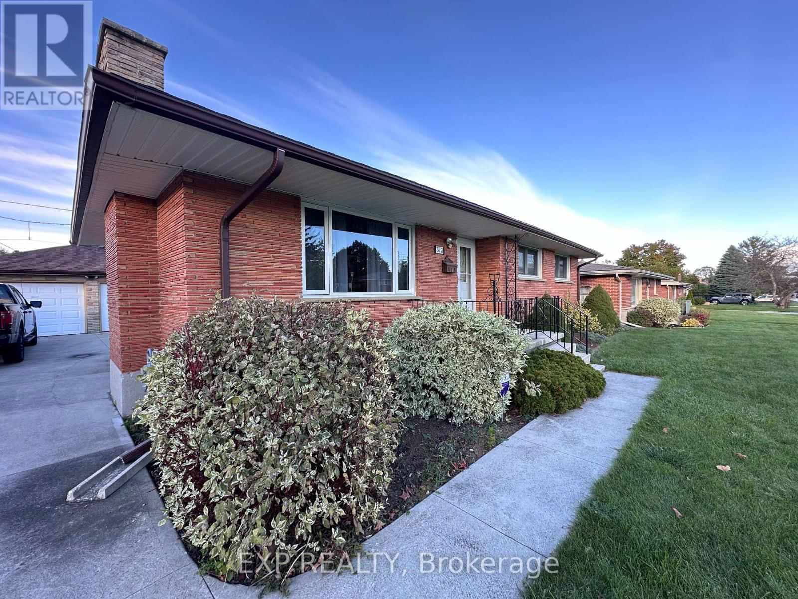 373 CHIPPENDALE CRESCENT Image 6