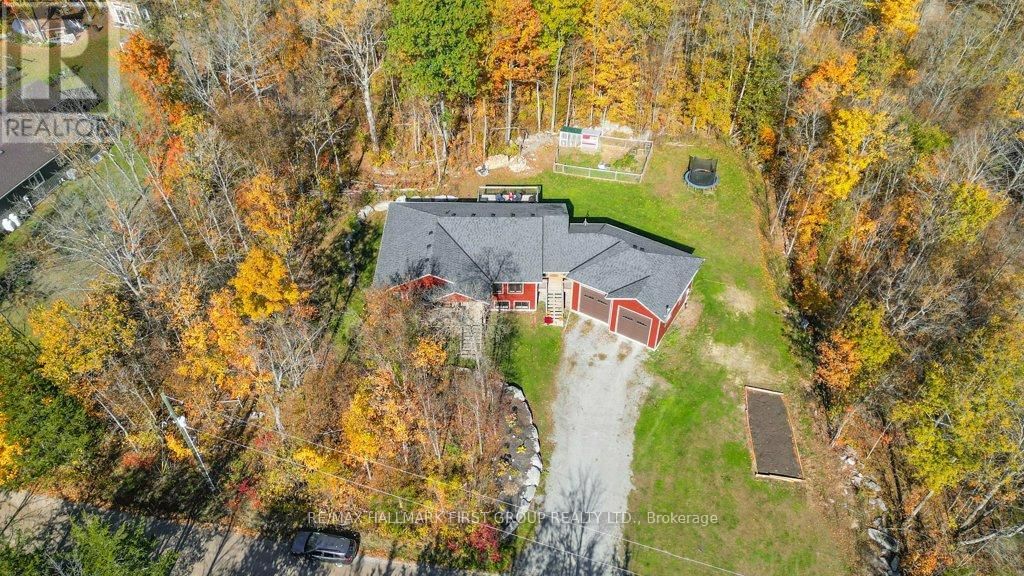 385 FLATROCK ROAD Image 35