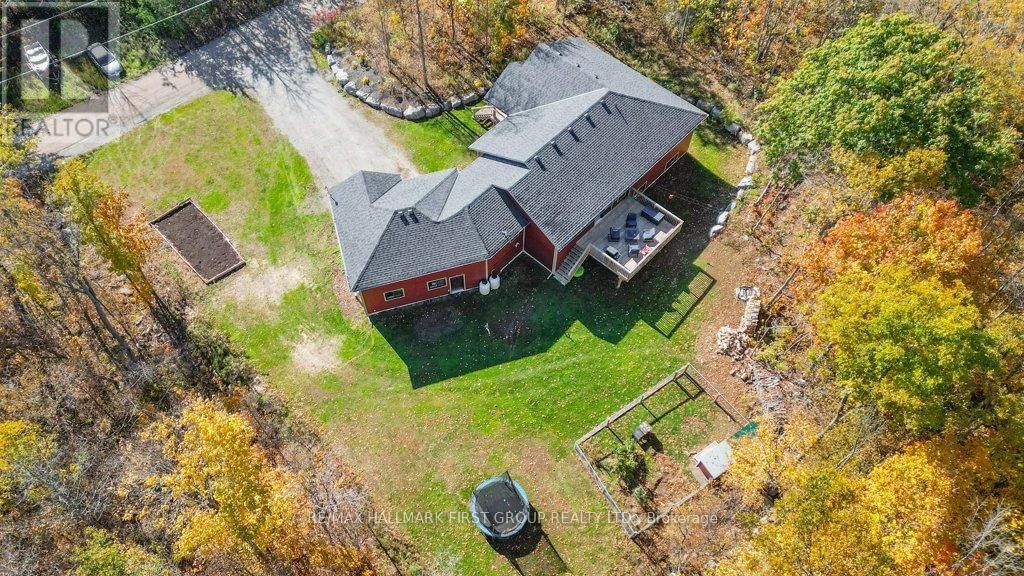 385 FLATROCK ROAD Image 37