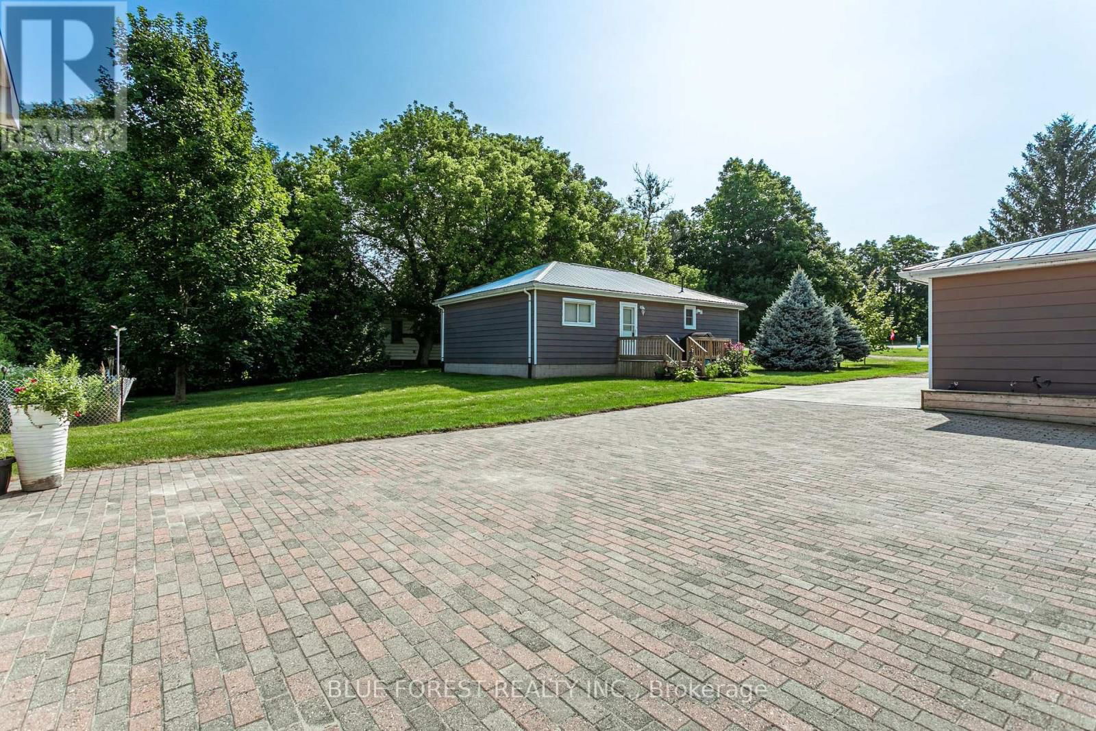 584337 BEACHVILLE ROAD Image 26