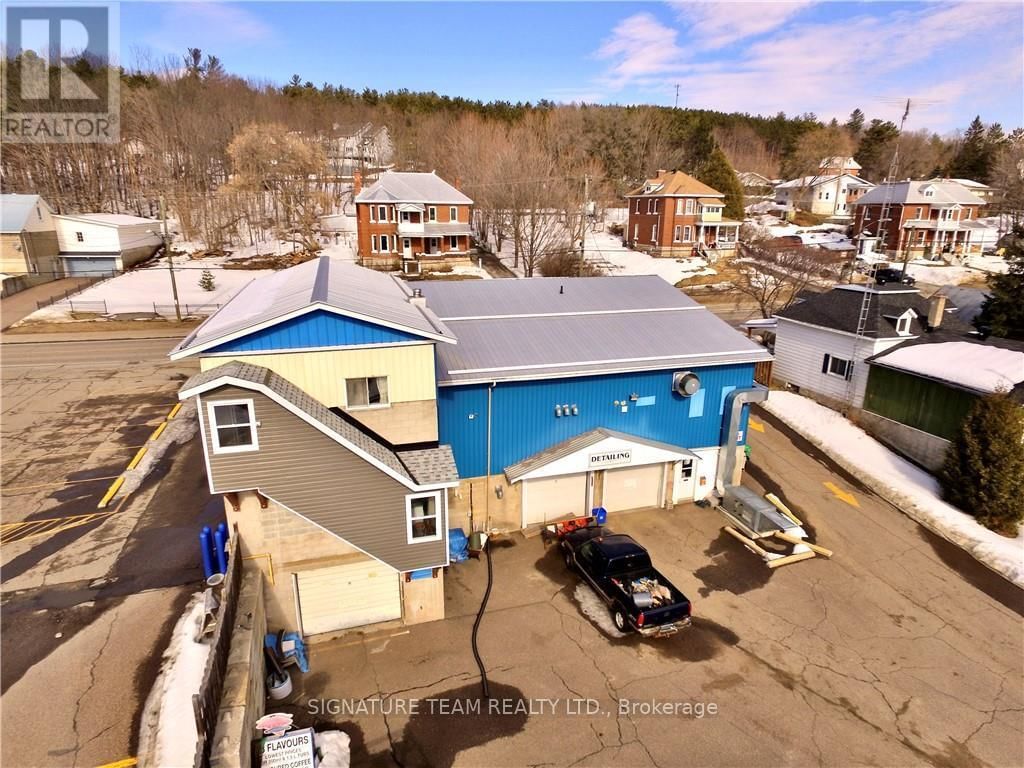 224 BONNECHERE STREET Image 19