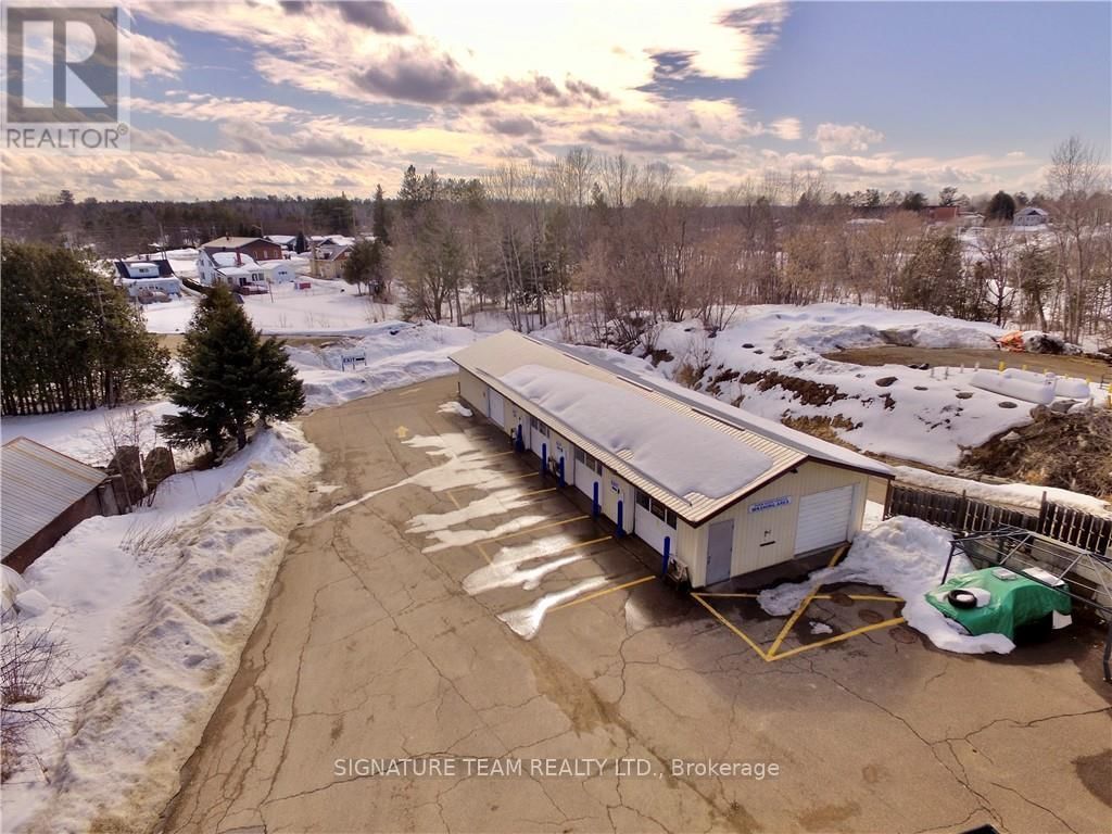 224 BONNECHERE STREET Image 23