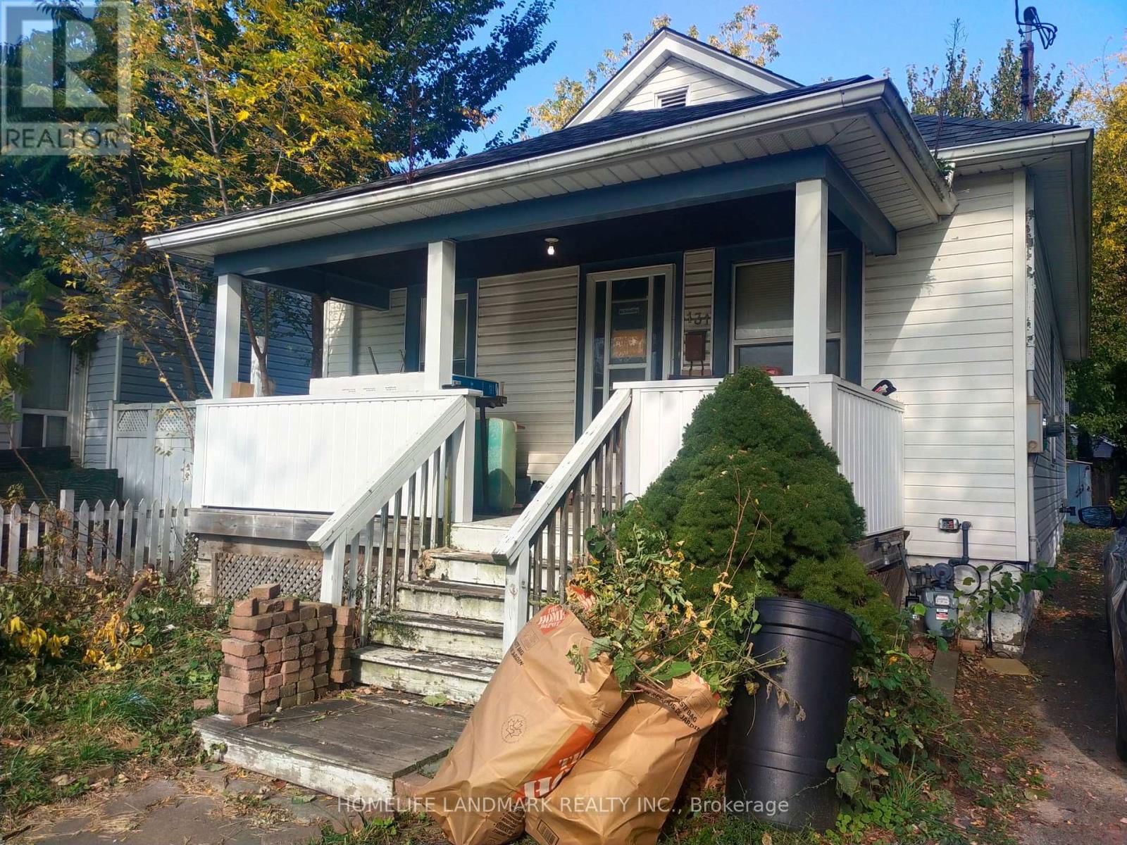 131 RUSSELL AVENUE W Image 1