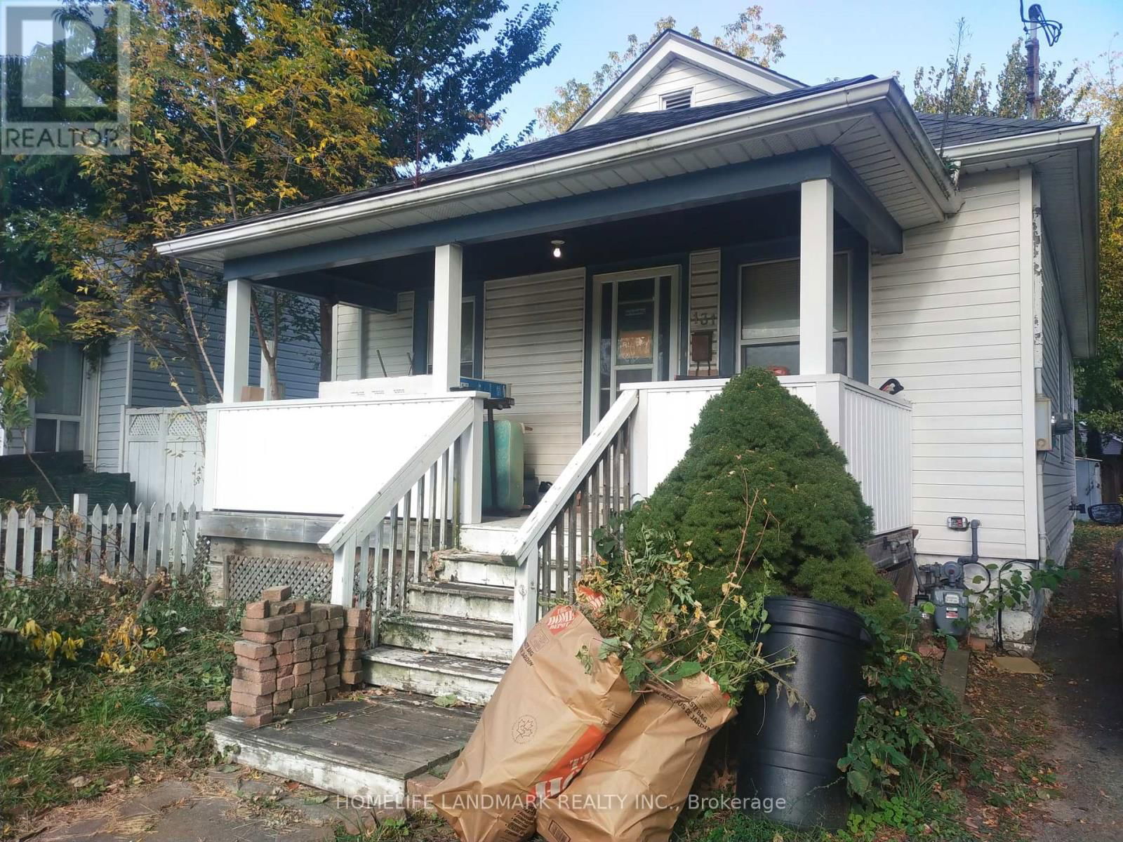 131 RUSSELL AVENUE W Image 11