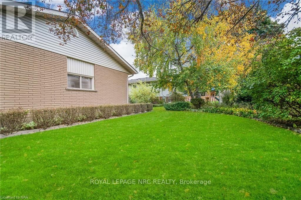 22 ROSEMOUNT AVENUE Image 34