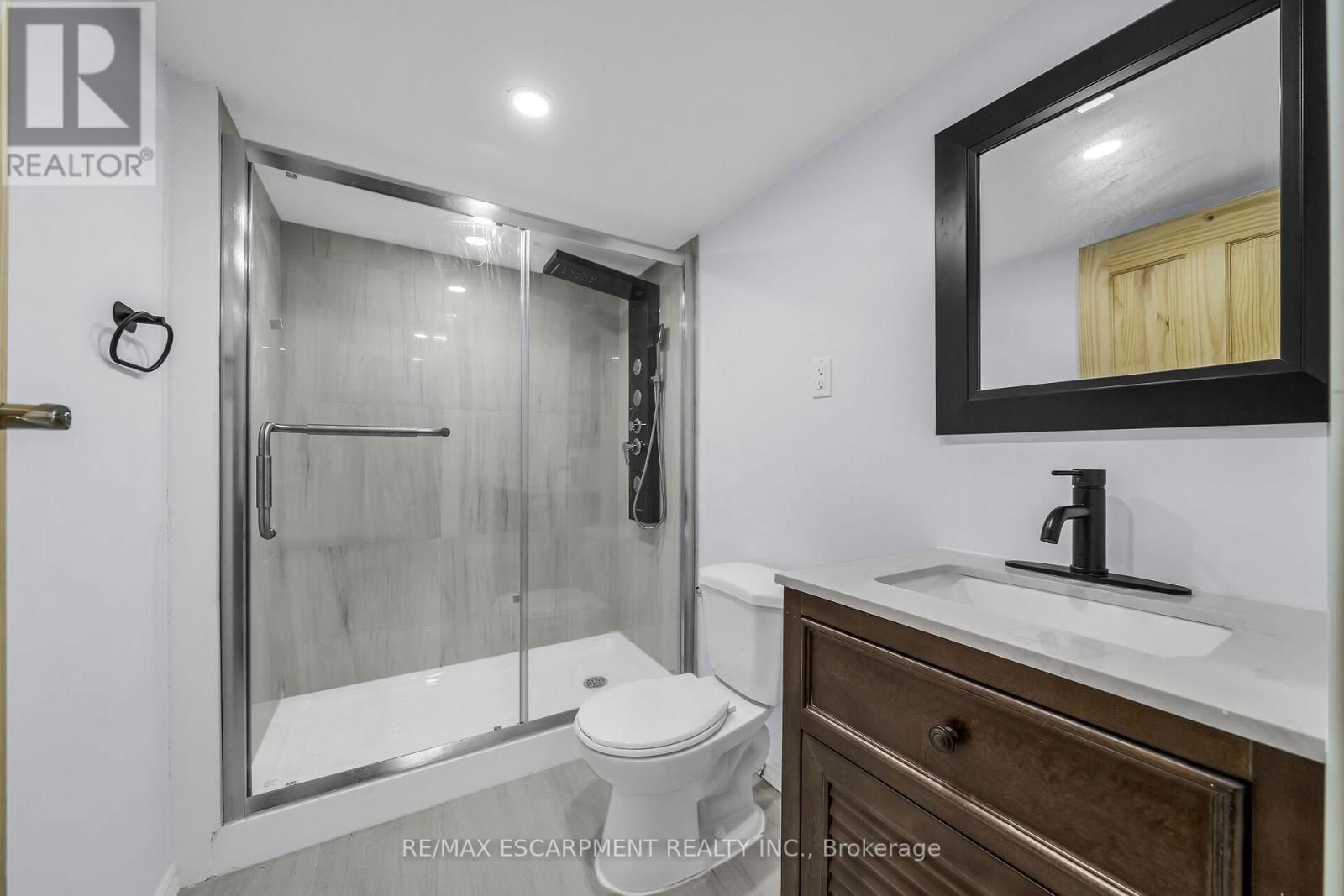 20 - 125 LIMERIDGE ROAD W Image 30