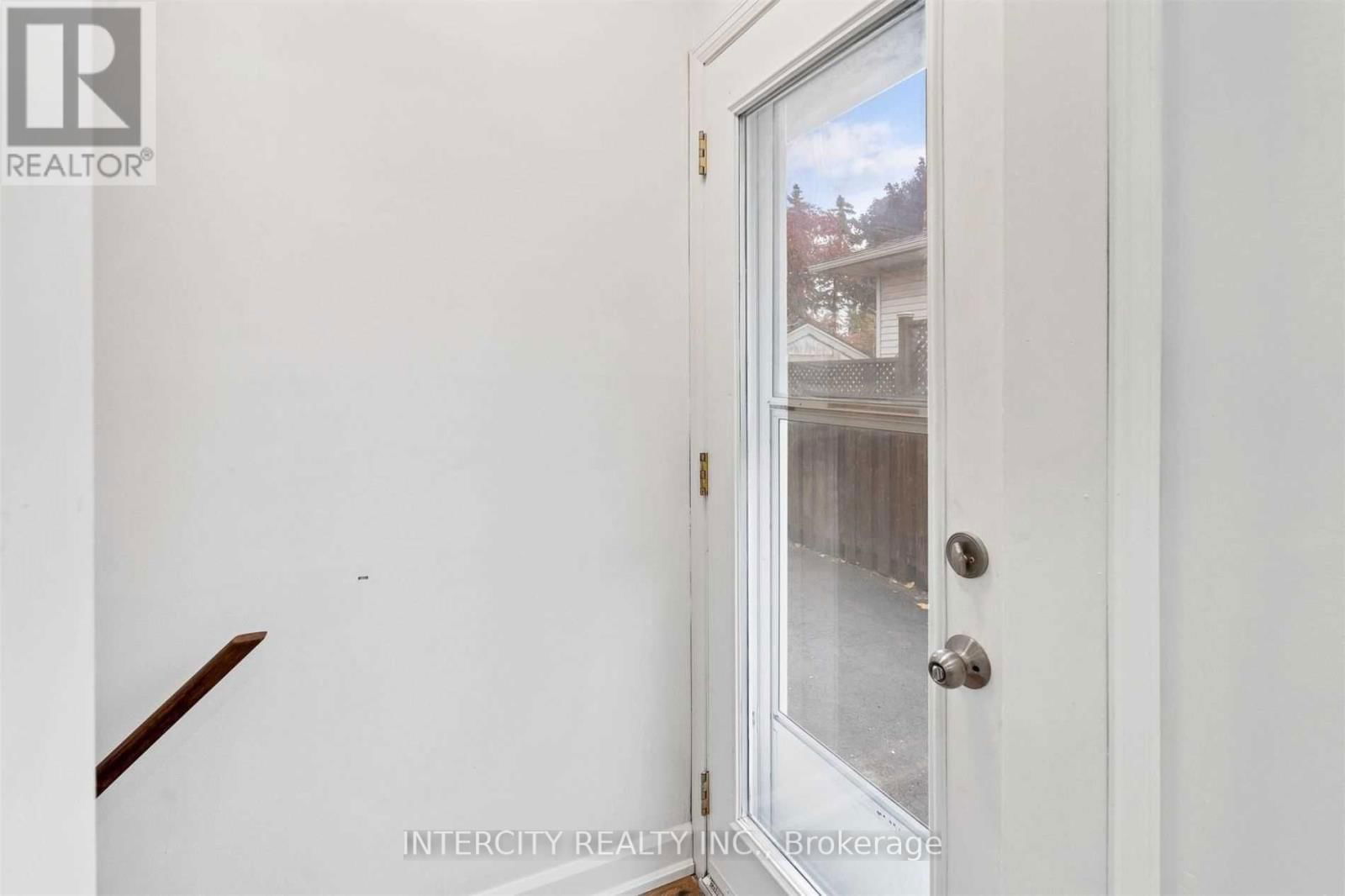 4625 SUSSEX DRIVE Image 19