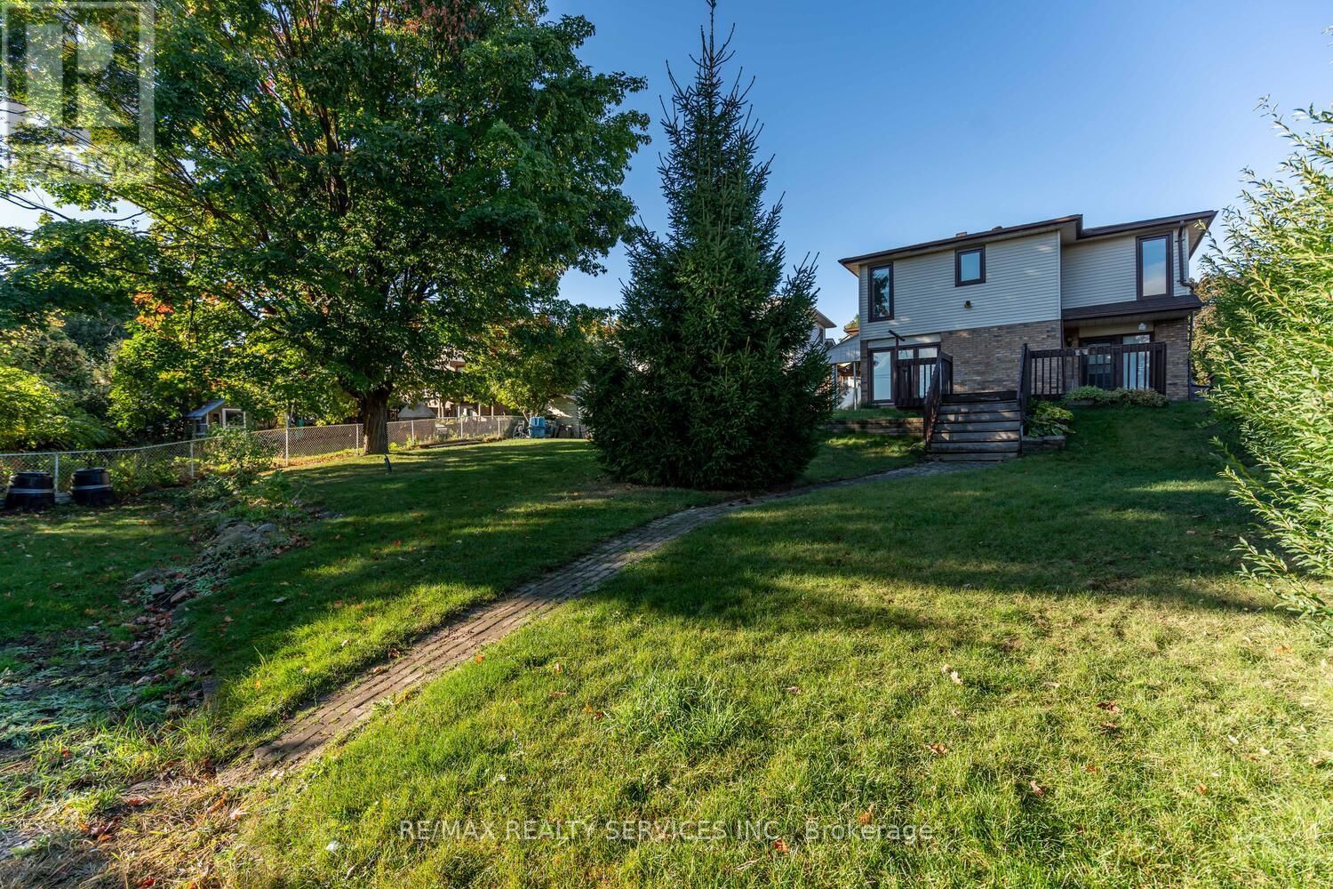 140 DINISON CRESCENT Image 38