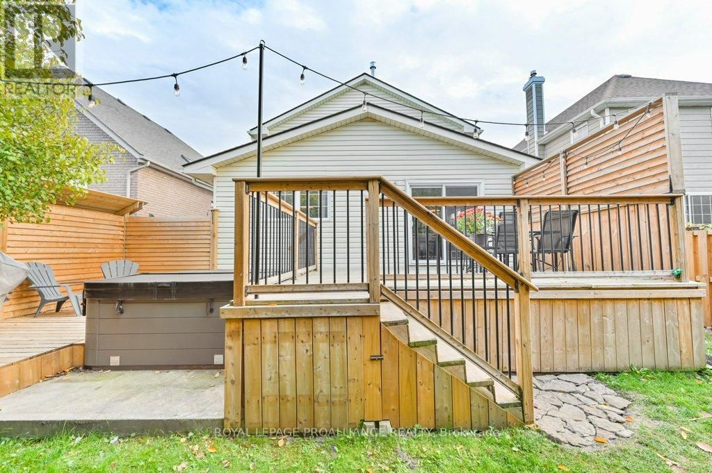 10 SHERWOOD CRESCENT Image 37