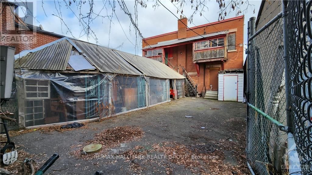1240 BANK STREET Image 18