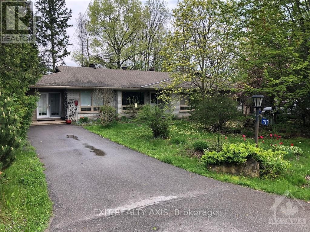 11 & 13 BAYVIEW CRESCENT Image 1