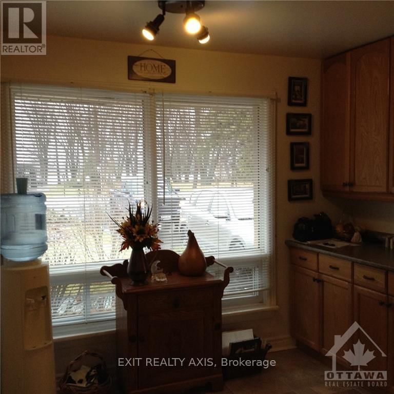11 & 13 BAYVIEW CRESCENT Image 21