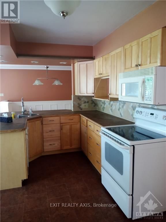 11 & 13 BAYVIEW CRESCENT Image 7
