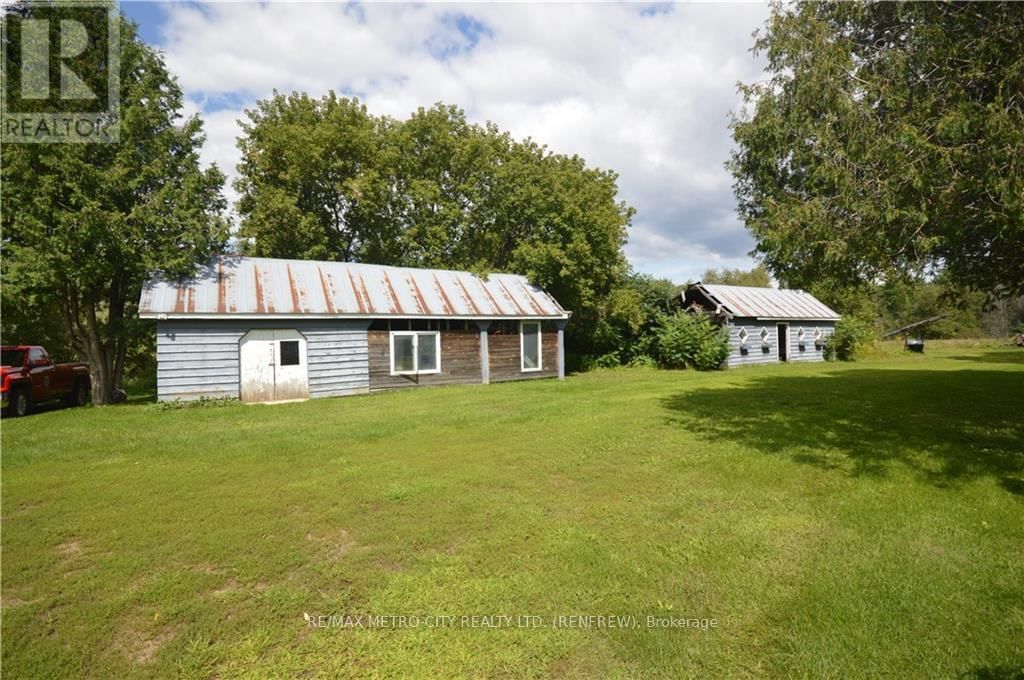 2879 LAKE DORE ROAD Image 25