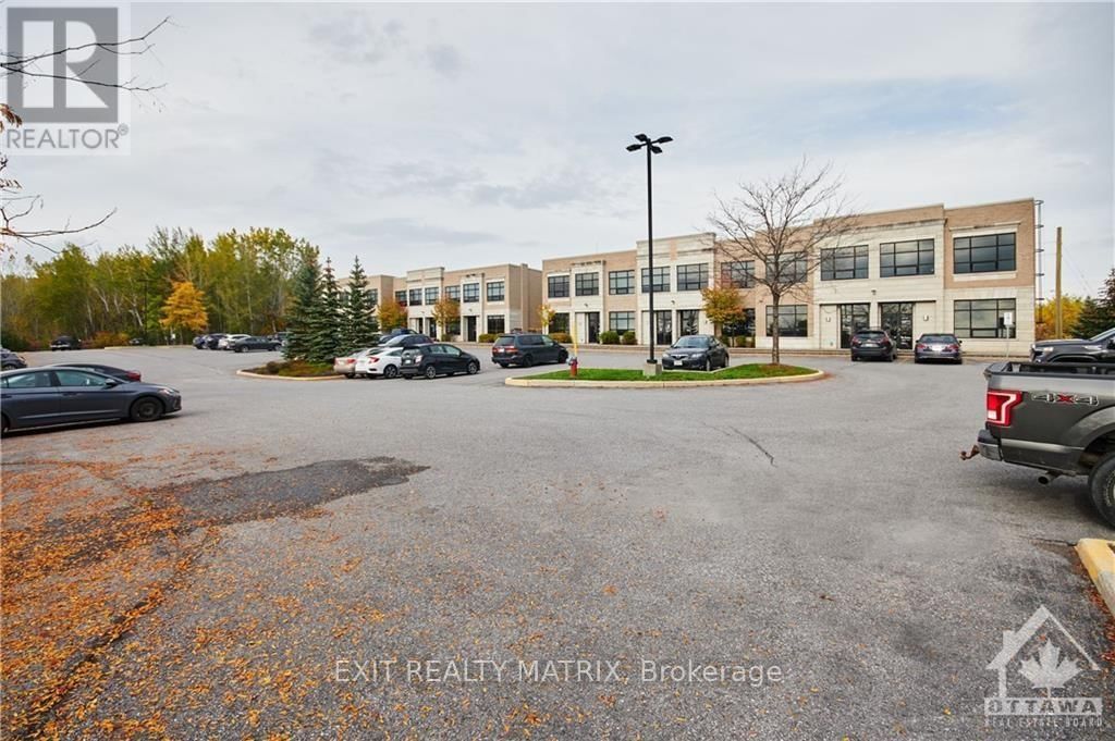 900-1000 - 300 TERRY FOX DRIVE Image 18