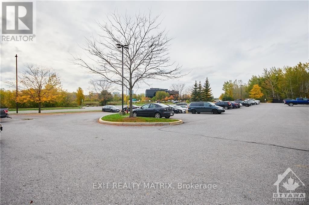 900-1000 - 300 TERRY FOX DRIVE Image 19