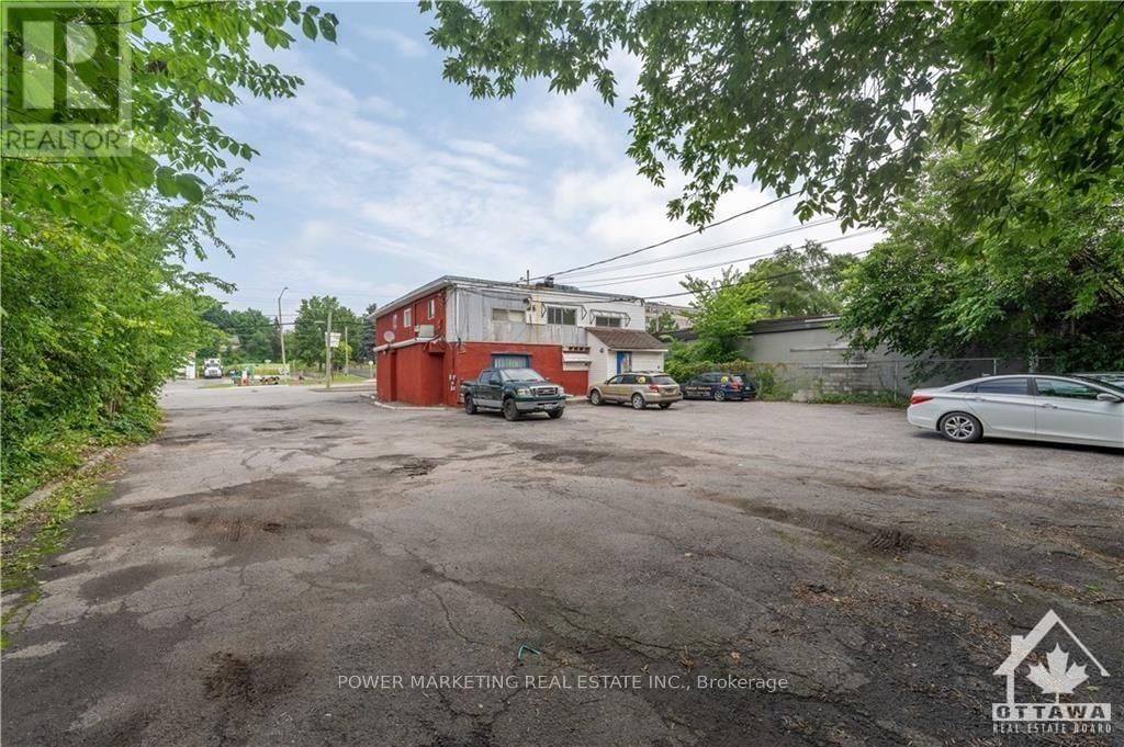 1690 MONTREAL ROAD Image 24