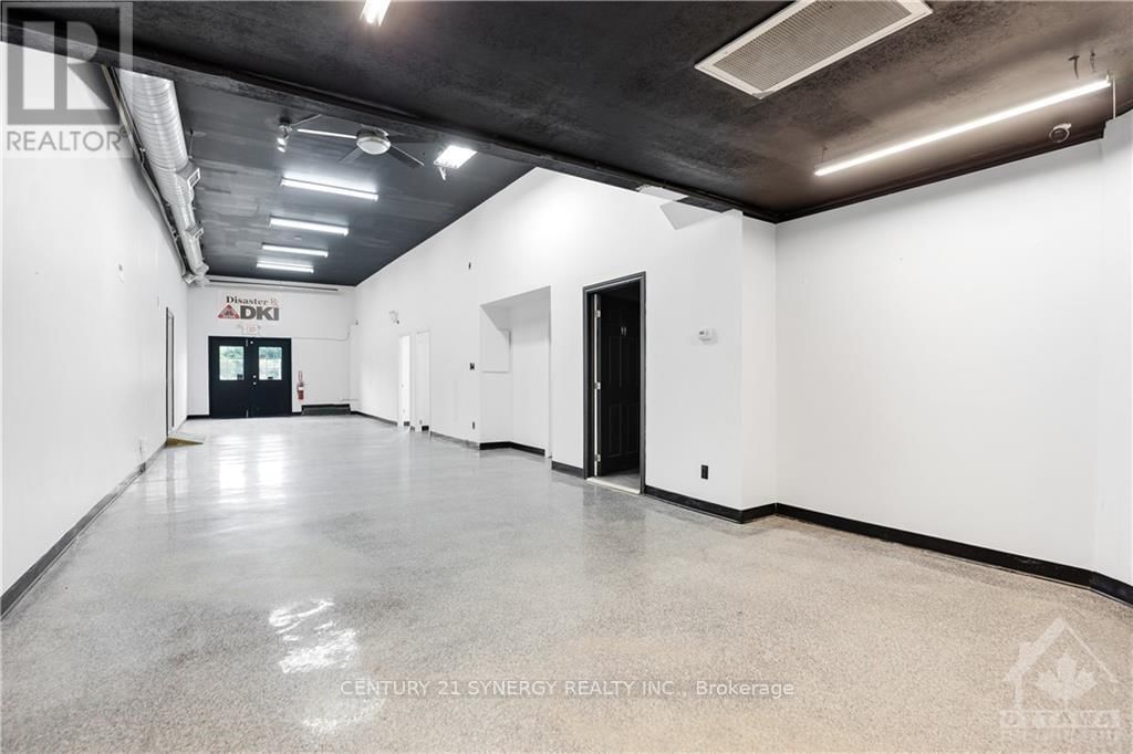 B - 42 UNION STREET Image 7